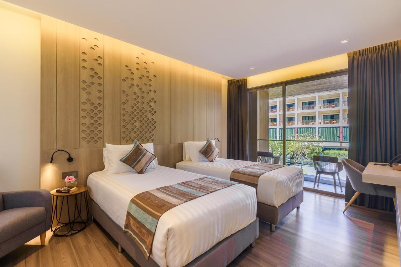 Fifth Pattaya Jomtien By Shiwalai Int Hotel Exterior photo Deluxe Room